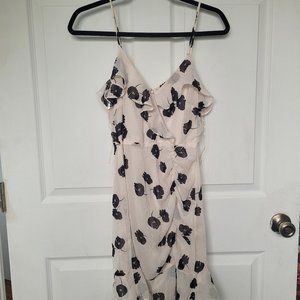 All in Favor Size Medium Callie Floral Ruffle Mini Dress Ruched Sleeveless